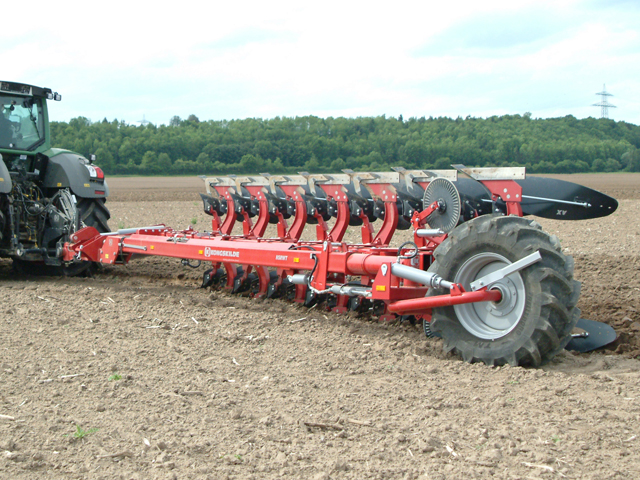 The World Championships develop ploughing